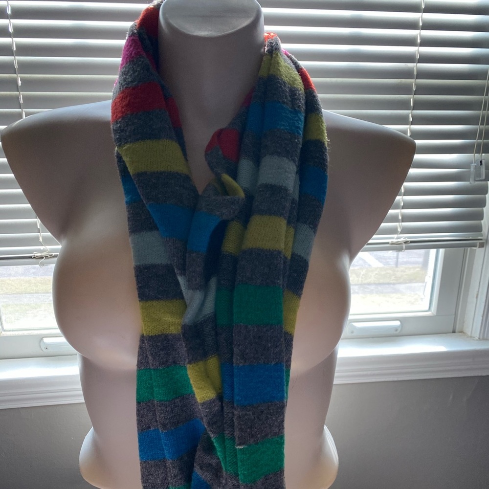 Striped Scarf - Picture 2 of 3